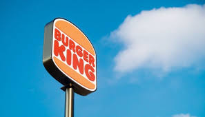 Burger king will die 89 wochenlang geschlossenen schnellrestaurants der insolventen betreibergesellschaft wieder in betrieb nehmen. Ausbau Des Drive In Geschafts Gourmetwelten Das Genussportal