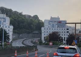 Suivez ce premier service spécial de la destruction des autels de l'an 2018 pour être impacté par l'onction de l'oint de dieu, l'apôtre léopold mutombo kalombo. Chutes De Neige En Ile De France La N118 Totalement Fermee A La Circulation A Partir De Mardi Soir Actu Hauts De Seine