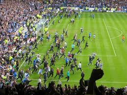 Nonton live streaming wycombe wanderers vs sheffield wednesday. Pitch Invasion Swfc Vs Wycombe 2011 12 Promotion Day Sheffield Wednesday Wycombe Soccer Field