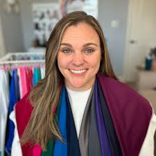 Casey WOWs in her winter hues 🤩❄️ She prefers lipgloss over lipstick but  she deserves a round of applause for being open minded and trying the bold  lipstick colors 👏🏼👏🏼👏🏼 Her lipgloss