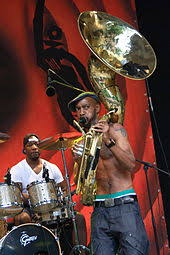 Zweiss sousafon b sousaphon guggenmusik in voller messing fabrik preis goldende. Sousaphone Wikipedia