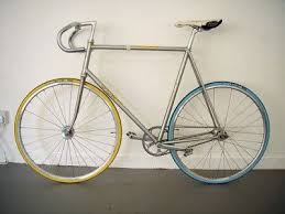 Diy Fixie Mit Anleitung Ein Fixed Gear Fahrrad Bauen Bike Blog Fixie Fahrrad Fixie Fahrrad