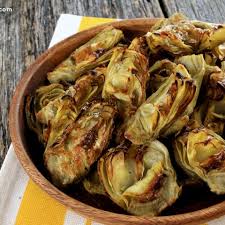 La ricetta può essere realizzata sia con i carciofi freschi, che con quelli surgelati, un contorno semplice che esalta il sapore di questa pianta. Carciofi Surgelati In Padella Ricetta