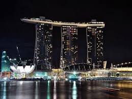 Boat On Top Of 57 Floor Building The Marina Bay Sands In Singapore Sands Singapore Skypark Singapore Marina Bay Sands