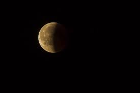 En promedio, se puede ver un eclipse solar desde un mismo lugar de la tierra solo durante unos minutos, cada 375 años aproximadamente. Como Se Puede Ver El Eclipse Lunar Ambientum