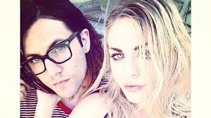 Frances bean cobain | фрэнсис бин кобейн. Frances Bean Cobain And Isaiah Silva Reportedly Married In Secret Wedding Huffpost