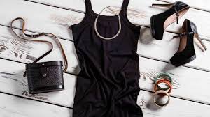 Et pour porter une petite robe noire, la couleur a tout bon ! Les Accessoires A Porter Avec Une Petite Robe Noire Mademoiselle Aelle