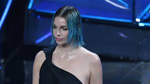 In rete le foto fake di Rose Villain nuda: «Mi sento violata, ho  denunciato» | Vanity Fair Italia