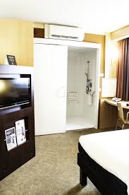 Top 3 star hotels are premier inn county hall, travelodge waterloo , premier inn southwark tate modern, hub by premier inn covent garden and premier inn leicester square (all five score 90%). Premier Inn London Waterloo Accamino Reisen Barrierefreie Reisen Und Kreuzfahrten Fur Rollstuhlfahrer