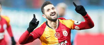 Süper lig takımlarından galatasaray'da forma giymektedir. Emre Akbaba 249 Gun Sonra Golle Dondu Galatasaray Org