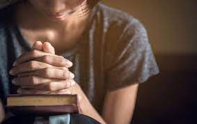 Această rugăciune pentru împăcare trebuie rostită atunci când nu te mai înțelegi sau când ești certată cu cei dragi, fie că este vorba despre prieteni, rude, colegi sau persoana iubită. Cea Mai PuternicÄƒ RugÄƒciune Pentru ImpÄƒcare RosteÈ™te O Azi Pentru A Aduce Inapoi Persoana IubitÄƒ