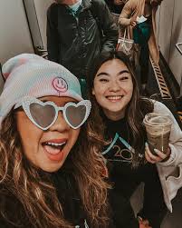 The many versions of me you can find within the span of 1 week 💃🏻 🏛️ At  the White House 🌊 On a Yacht in Miami 💖 Holding my daughters hand at