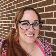 Amanda Sneed's Instagram, Twitter & Facebook