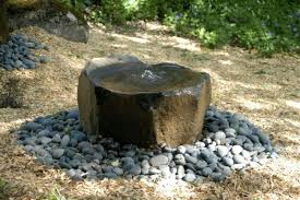 brunnen aus stein 28 einmalige designs archzine net brunnen garten natursteine steine