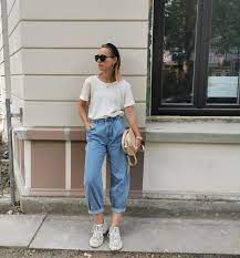 Boyfriend jeans are cute and comfy jeans that are meant to look a bit loose and worn, as if you borrowed them from your boyfriend. Boyfriend Jeans Fashion Denim Boyfriendjeans F