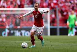 Eriksen'in kalbinde ritim bozukluğu yaşandığı ve sağlık görevlilerinin yaptığı müdahale sonrası yıldız futbolcu hastaneye kaldırıldı. Gbfqmpwzq4chfm