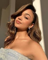 Madison Bailey's Instagram, Twitter & Facebook