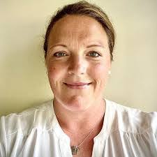 Sara Reichenbach's Instagram, Twitter & Facebook