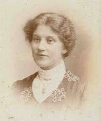 Ruth Stanger's Instagram, Twitter & Facebook