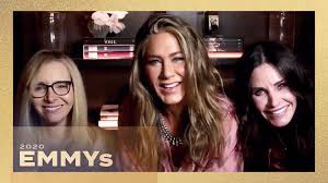 Lisa kudrow's company usually tweets on her behalf. Jennifer Aniston Courteney Cox And Lisa Kudrow Stage Mini Friends Reunion During 2020 Emmy Awards Entertainment Tonight