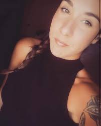 Lola Ott's Instagram, Twitter & Facebook