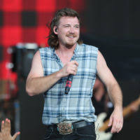 Morgan wallen is a throwback who's not afraid to let his country roots show, but until recently he'd kept those roots tamed by a more contemporary hairstylist. Live From New York It S Morgan Wallen Today S Q106
