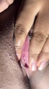 Vídeos Pornôs novinha gostosa batendo siririca molhada | xHamster