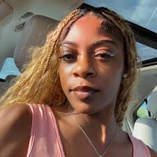 Oreo and strawberry grapes for sale $8 containers are bigger now this  picture is my old containers