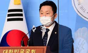 거기다 별다른 이슈없이 더블스코어 가까이 차이나는 지지율을 며칠만에 뒤집는다? 09d4e2n8uzt6om