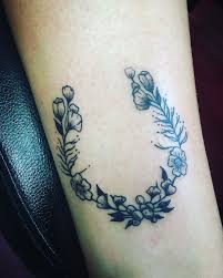 See more ideas about tattoos, black and white flower tattoo, white flower tattoos. Black And White Floral Horse Shoe Tattoo Cowgirl Tattoos Horse Shoe Tattoo Small Horse Tattoo