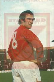 Despite his small stature, van moer made it to the turntable of, among others, standard and the red devils, with which he reached the final at the european championship in 1980 at a later age. Le Standard De Liege D Hier A Aujourd Hui Wilfried Van Moer
