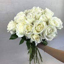 Only fresh and high quality bulk flowers arranged right before delivery. Amazon Com Greenchoice Flowers 24 White Roses Fresh Cut Flowers Fresh Bulk Flowers Birthday Flowers 2 Dozen 20 Inch Long Stem Flower Cut Direct From Farm Grocery Gourmet Food