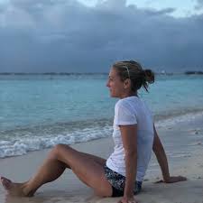 Craig Melvins Wife Lindsay Czarniak Loves Spending Time by the Water! See  Her Bikini Photos