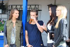 November) moderierte laura wontorra (31) wieder durch einen feurigen. Die Neue 1860 Viererkette So Schon War Sie Noch Nie