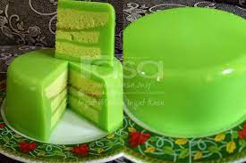 Kek peberet gak ni, dlu pernah cari resepi dlm tenet, try buat ngn kakak, xbrape mnjadi, kli ni dah tahu bhn2 dia simple je, n sgt2 senang yerrrrr nk buat. Aroma Enak Kek Lapis Kastard Pandan Glossy