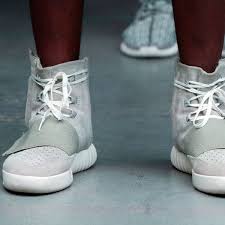 Today, kanye west stepped out in calabasas in typical kanye fashion. Kanye West New Shoes Adidas 54 Remise Www Muminlerotomotiv Com Tr