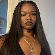 Kami Little's Instagram, Twitter & Facebook