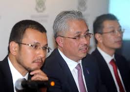 Tan sri azman mokhtar chairman. Khazanah S Azman Says He S Good Until 2019