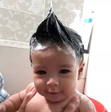 Cute baby girl's massive hair gets mistaken for a wig and she's stopped in  street for selfies