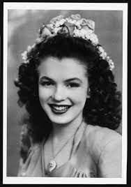 She became one of the world's most enduring iconic figures and is remembered. Stars Die Ziemlich Jung Geheiratet Haben Norma Jeane Marilyn Monroe Filmstars