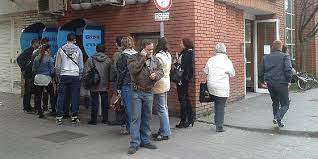 4025 debrecen, halköz utca 3. Debrecenben Is Megrohamoztak Az Erste Fiokjait A Bank Szerint Alhir Terjed Videoval Debrecen Hirei Debreceni Hirek Debrecen Es Hajdu Bihar Megye Hirei Dehir Hu