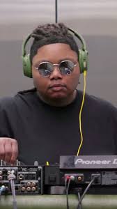 Jana Rush lifts footwork to the next level! 🛗🎛️🆙 #JanaRush  #elevatormusic #juke #footwork #dj