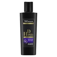 Rich in two of the best hair fall control extracts like hibiscus and coconut oil, it is suitable for hair fall controlling for both men and women. Shampoo Hairfall Defense Shampoo Tresemme