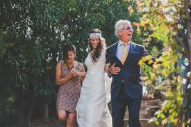 Entrada de novios al salón: 25 Canciones Diferentes Para La Entrada De La Novia Al Altar Matrimonio Novios Canciones