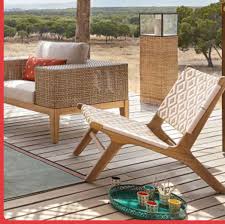 Gartensessel Aus Kunstharz Mit Weissen Und Beigen Grafischen Mustern Fur Deine Terasse Eisen Gartenmobel Terrasse Sitzgruppe Terrassentisch