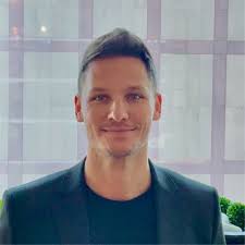 Leading design for GenAI projects at Meta