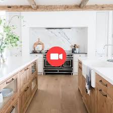 Cuisine Bicolore Blanche Et Bois Marbre Poutres En Bois Poutre Bois Meuble Cuisine Cuisine Moderne Blanche