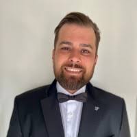 400+ perfiles de «Peebles»