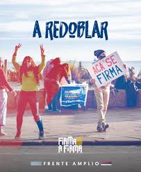 Con pancartas que tenían escritas las frases: Frente Amplio On Twitter Que La Gente Decida Declaracion Del Secretariado Ejecutivo Al Ingresar En Los Ultimos Dias De Recoleccion De Firmas Yofirmo Link Https T Co Lmdcro9dkv Https T Co Gby6lterkw
