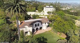 Rupert Murdoch S Son Lachlan Buys Bel Air Estate For 150million Celebrity Houses Estates Bel Air